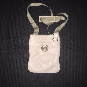 Micheal Kors purse